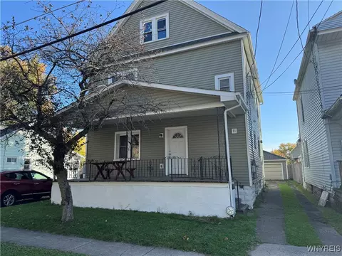 11 Dorr St, West Seneca, NY 14210
