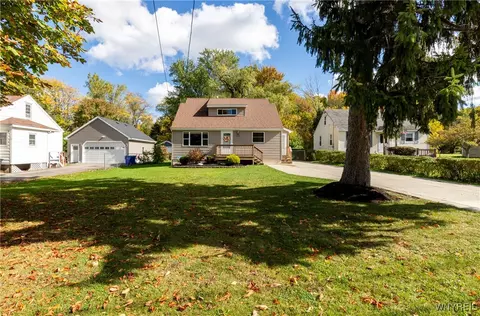 5211 Bay View Rd, Hamburg, NY 14075