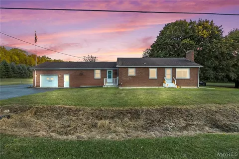 1500 Main Rd, Pembroke, NY 14036
