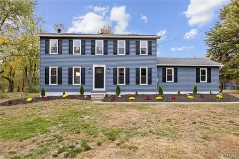 2750 Pleasant Ave, Lake View, NY 14085