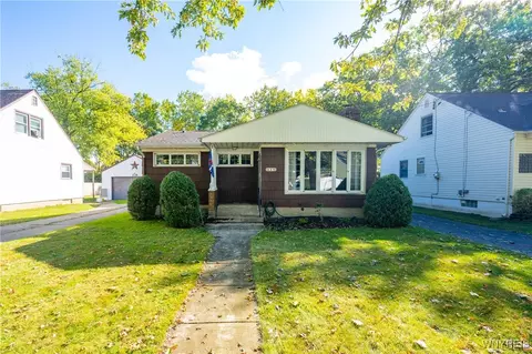 25 N Covington Dr, Buffalo, NY 14220