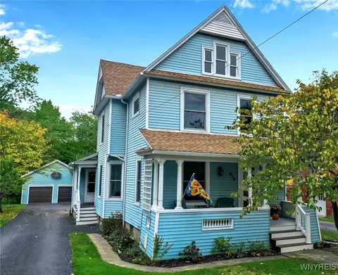 413 Pine St, Lockport, NY 14094