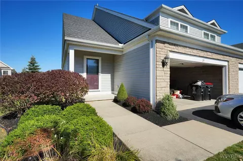 25 Denton Dr, Lancaster, NY 14086