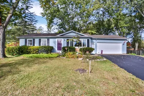 5553 Northside Dr, Hamburg, NY 14075