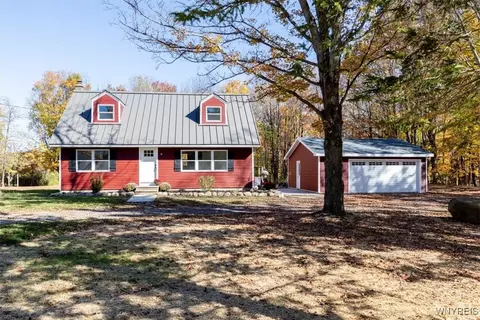 9189 Burlingham Rd, Holland, NY 14080