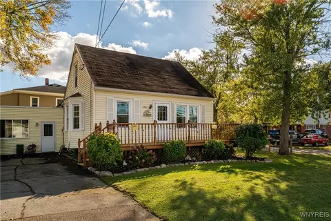 4096 Bayview Rd, Buffalo, NY 14219
