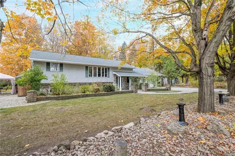 1465 Genesee St, Pembroke, NY 14036