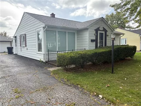 351 Darlington Dr, Buffalo, NY 14223