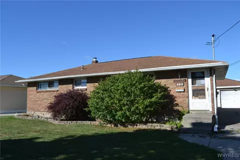 352 Two Mile Creek Rd, Tonawanda, NY 14150