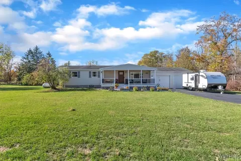 6674 Wisterman Rd, Lockport, NY 14094