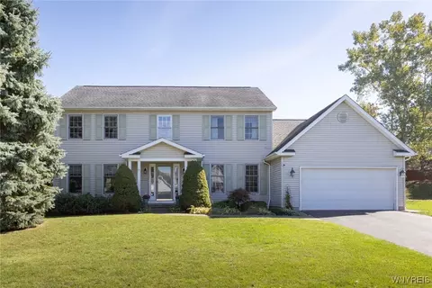103 Burbank Dr, Orchard Park, NY 14127