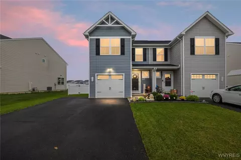 113 South Dr, West Seneca, NY 14218