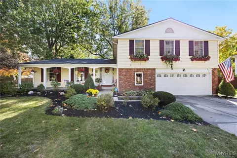 373 Hunters Ln, Amherst, NY 14221