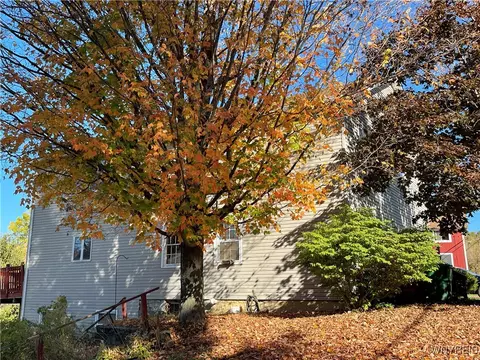 9954 Vermont Hill Rd, Holland, NY 14080