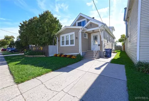 37 Houston St, Buffalo, NY 14220