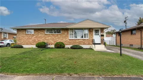 124 Diane Dr, Cheektowaga, NY 14225