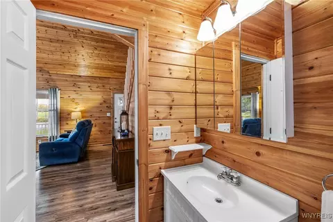 Bath - 3301 Hess Rd, Lockport, NY 14094 photo 1 of 4