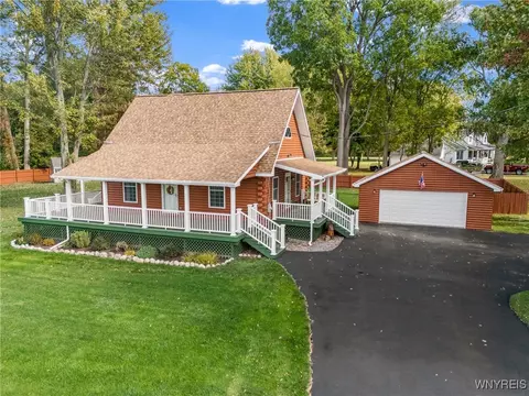 3301 Hess Rd, Lockport, NY 14094