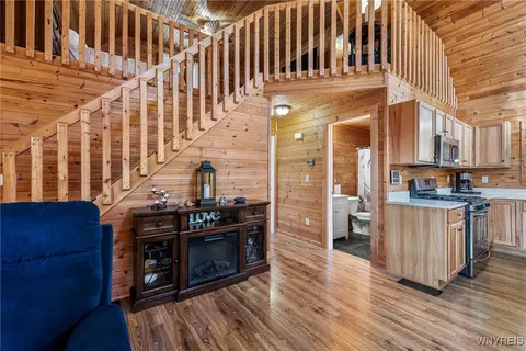 Entry Way - 3301 Hess Rd, Lockport, NY 14094 photo 1 of 1