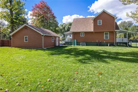 Exterior - 3301 Hess Rd, Lockport, NY 14094 photo 10 of 15
