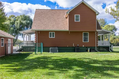 Exterior - 3301 Hess Rd, Lockport, NY 14094 photo 9 of 15