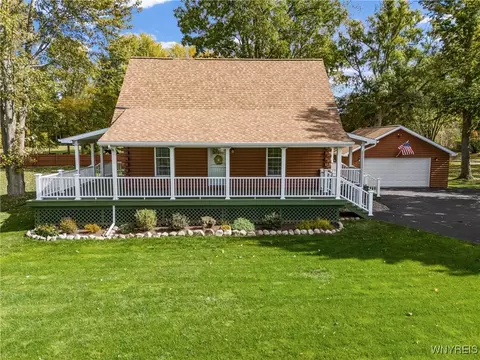 Exterior - 3301 Hess Rd, Lockport, NY 14094 photo 4 of 15