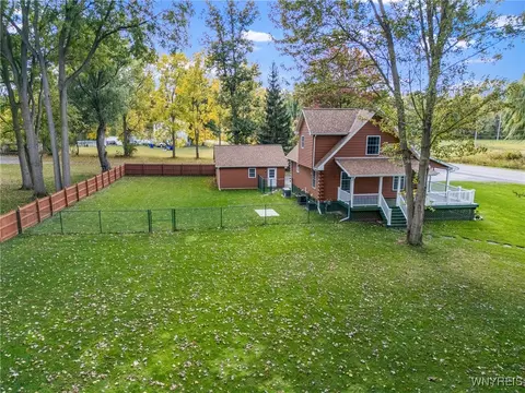 Exterior - 3301 Hess Rd, Lockport, NY 14094 photo 14 of 15