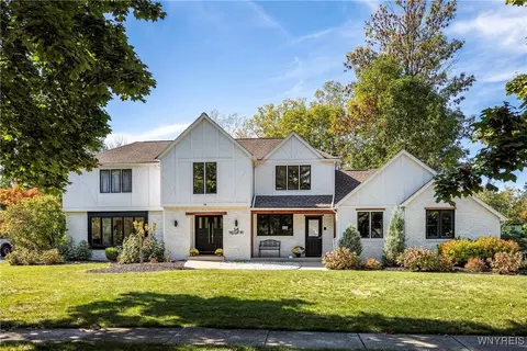 14 Wynngate Ln, Amherst, NY 14221