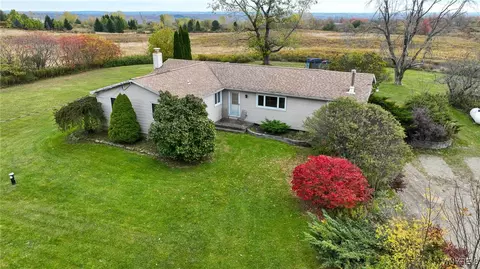 10801 Crump Rd, Holland, NY 14080