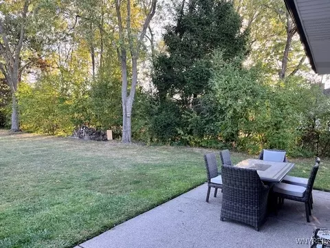 355 Maple Rd, Amherst, NY 14221 photo 18