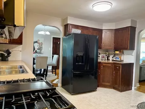 355 Maple Rd, Amherst, NY 14221 photo 4