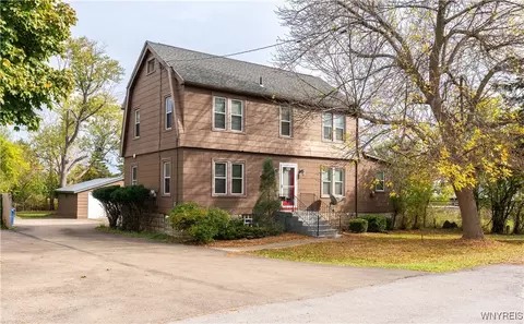 302 S Forest Rd, Amherst, NY 14221