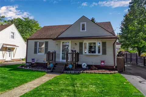 33 Jackson Ave, North Tonawanda, NY 14120