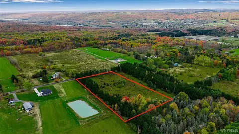 11303 Holland Glenwood Rd, Holland, NY 14080