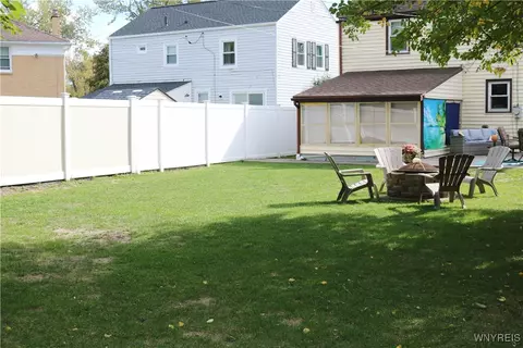 Exterior - 64 Gresham Dr, Amherst, NY 14226 photo 7 of 7