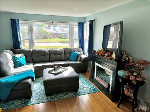 Living - 64 Gresham Dr, Amherst, NY 14226 photo 3 of 3