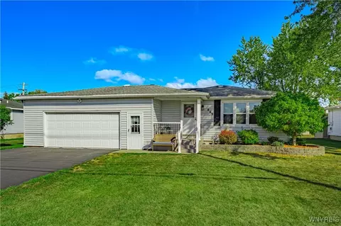 869 Lincoln Ave, Lockport, NY 14094