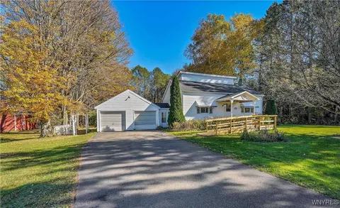 12629 Savage Rd, Sardinia, NY 14134