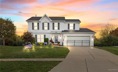 6461 Hackberry Dr, Lake View, NY 14085