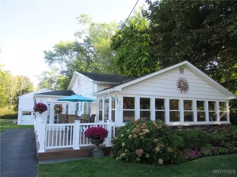 9171 Lake Shore Rd, Evans, NY 14006