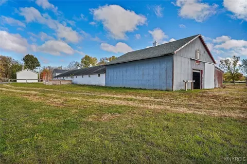 Exterior - 13729 E Schutt Rd, Chaffee, NY 14030 photo 6 of 7