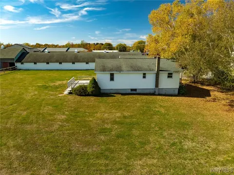 Exterior - 13729 E Schutt Rd, Chaffee, NY 14030 photo 4 of 7