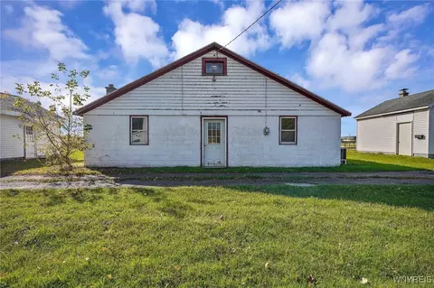 Exterior - 13729 E Schutt Rd, Chaffee, NY 14030 photo 5 of 7