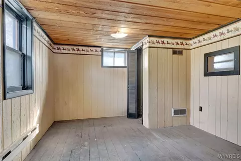 Bedroom - 13729 E Schutt Rd, Chaffee, NY 14030 photo 5 of 5