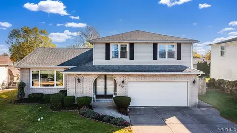 228 Sundown Trl, Amherst, NY 14221