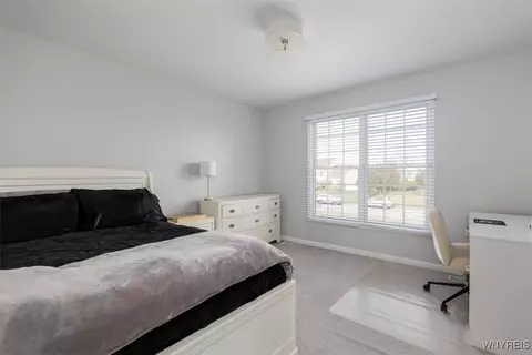 Bedroom - 7154 Rolling Meadow Dr, Pendleton, NY 14120 photo 2 of 4