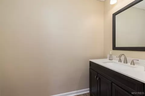 Bath - 7154 Rolling Meadow Dr, Pendleton, NY 14120 photo 4 of 4
