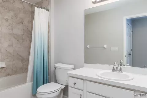 Bath - 7154 Rolling Meadow Dr, Pendleton, NY 14120 photo 3 of 4