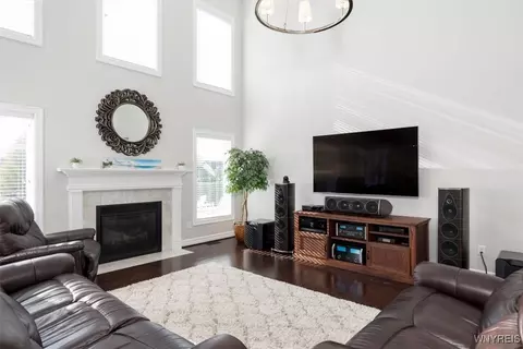 Living - 7154 Rolling Meadow Dr, Pendleton, NY 14120 photo 1 of 2