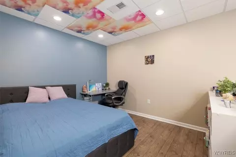 Bedroom - 7154 Rolling Meadow Dr, Pendleton, NY 14120 photo 4 of 4